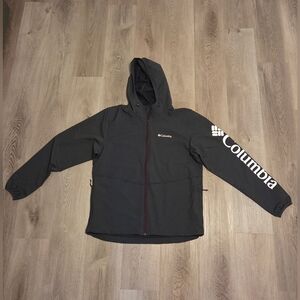 Columbia Men's Panther Creek hooded jacket in a grey/charcoal color.